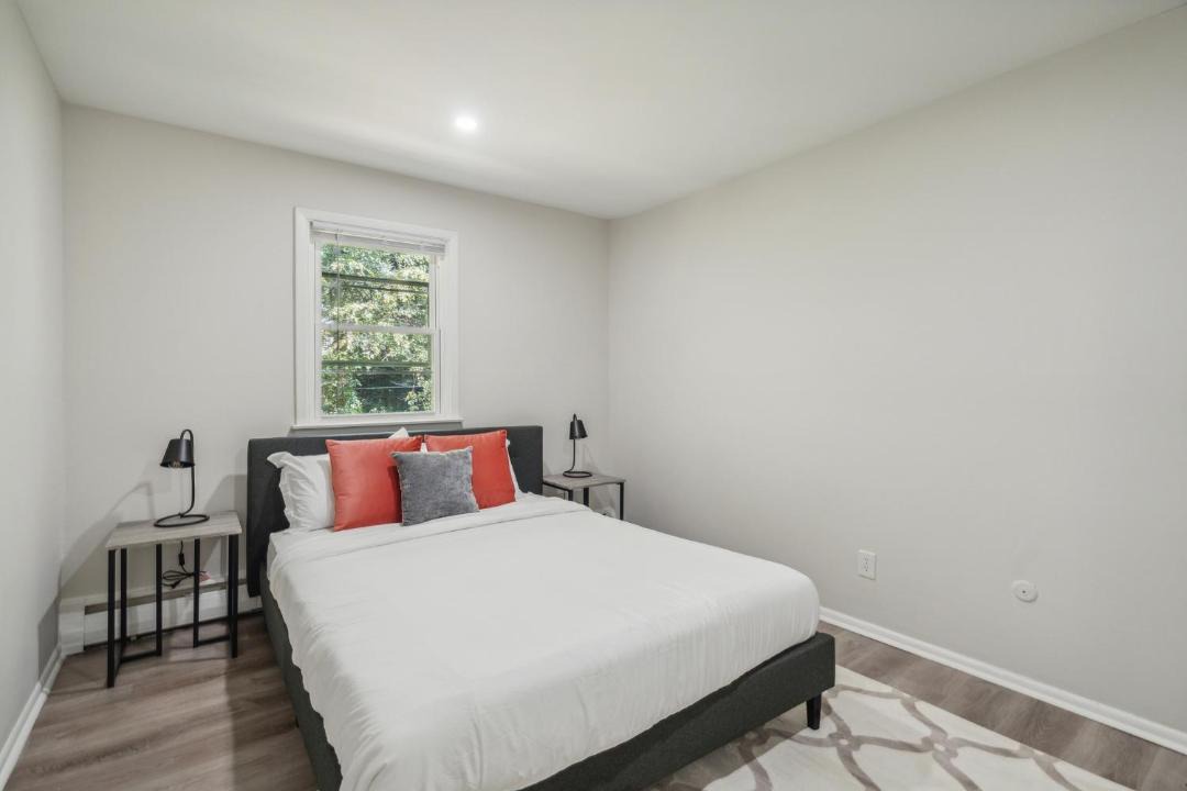 Photo of Bedroom in Newark