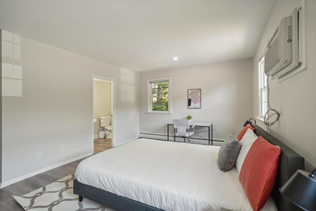 Photo of Bedroom in Newark