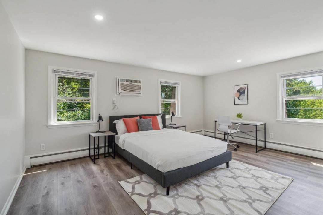 Photo of Bedroom in Newark