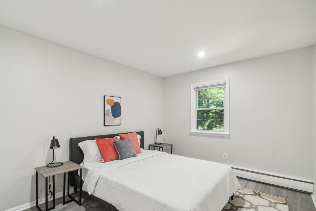 Photo of Bedroom in Newark