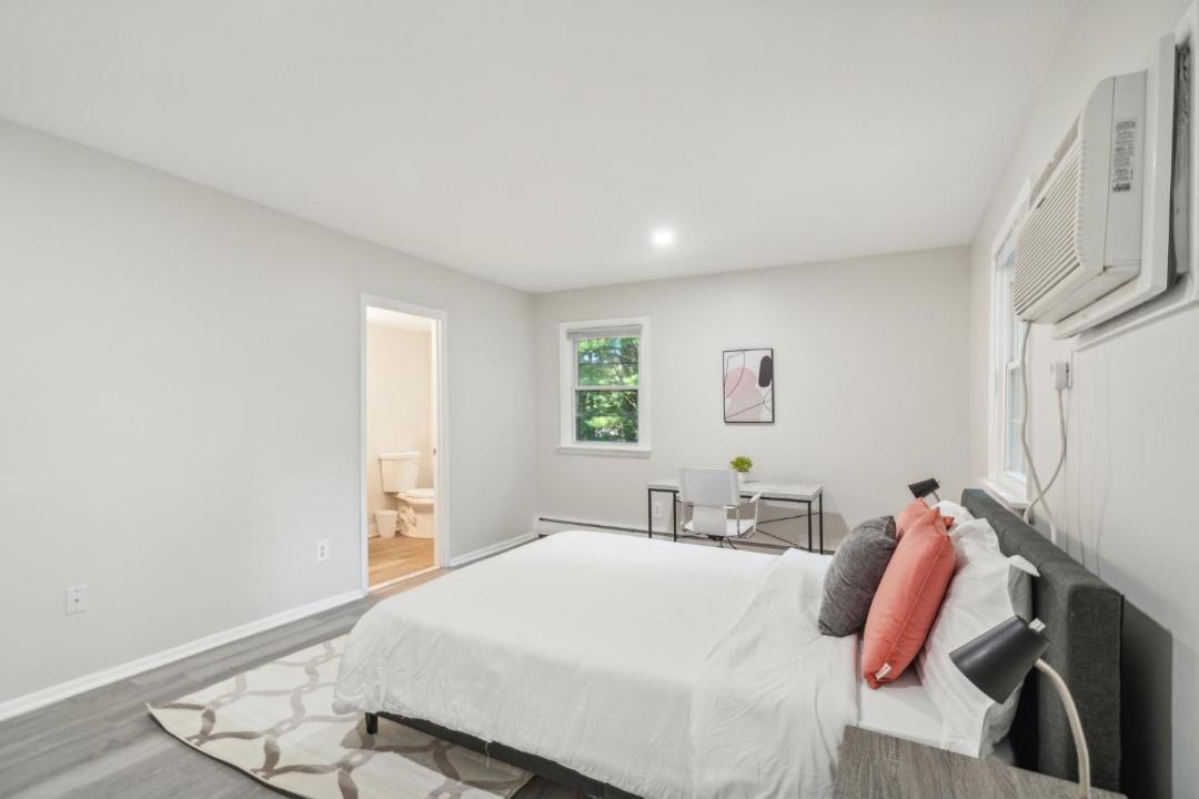 Photo of Bedroom in Newark