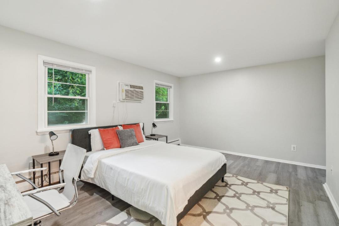 Photo of Bedroom in Newark