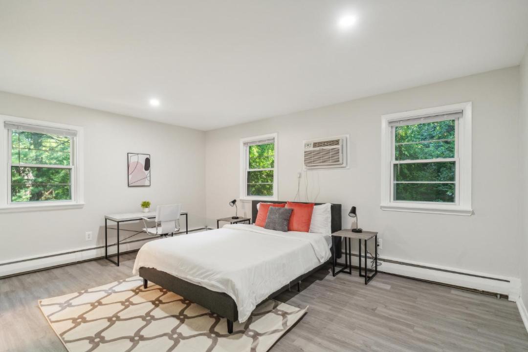 Photo of Bedroom in Newark