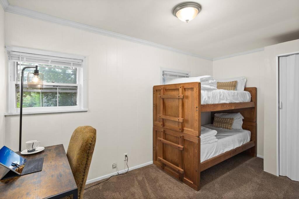 Photo of Bedroom in Euclid