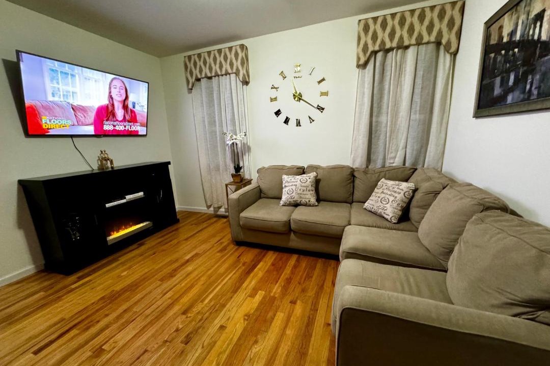Photo of Livingroom in Elizabeth