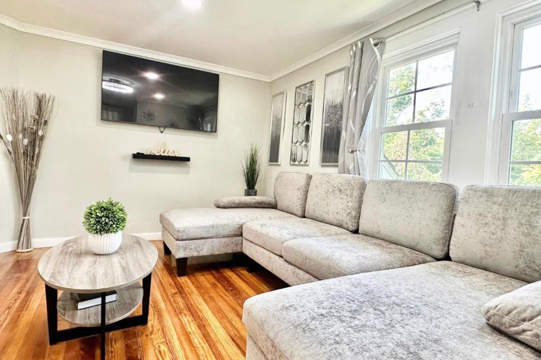 Photo of Livingroom in Newton