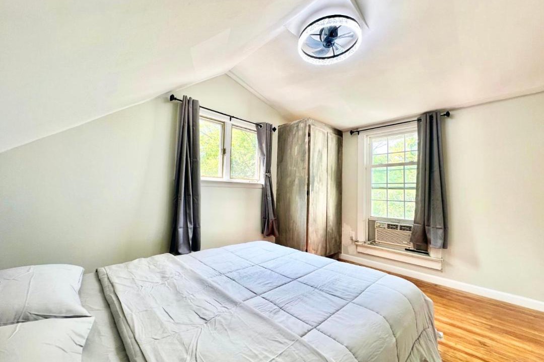 Photo of Bedroom in Newton