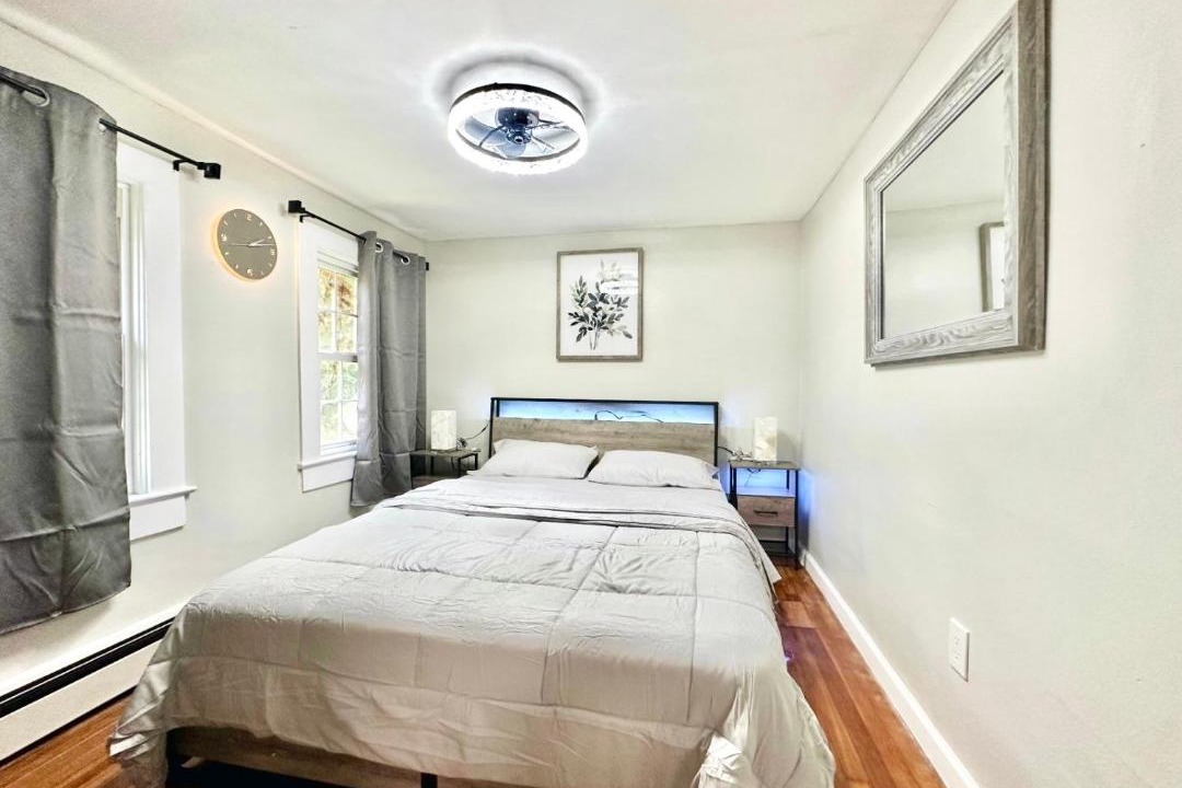 Photo of Bedroom in Newton