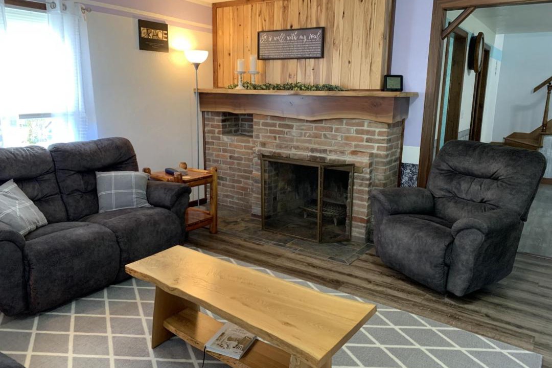 Photo of Livingroom in Flat Rock