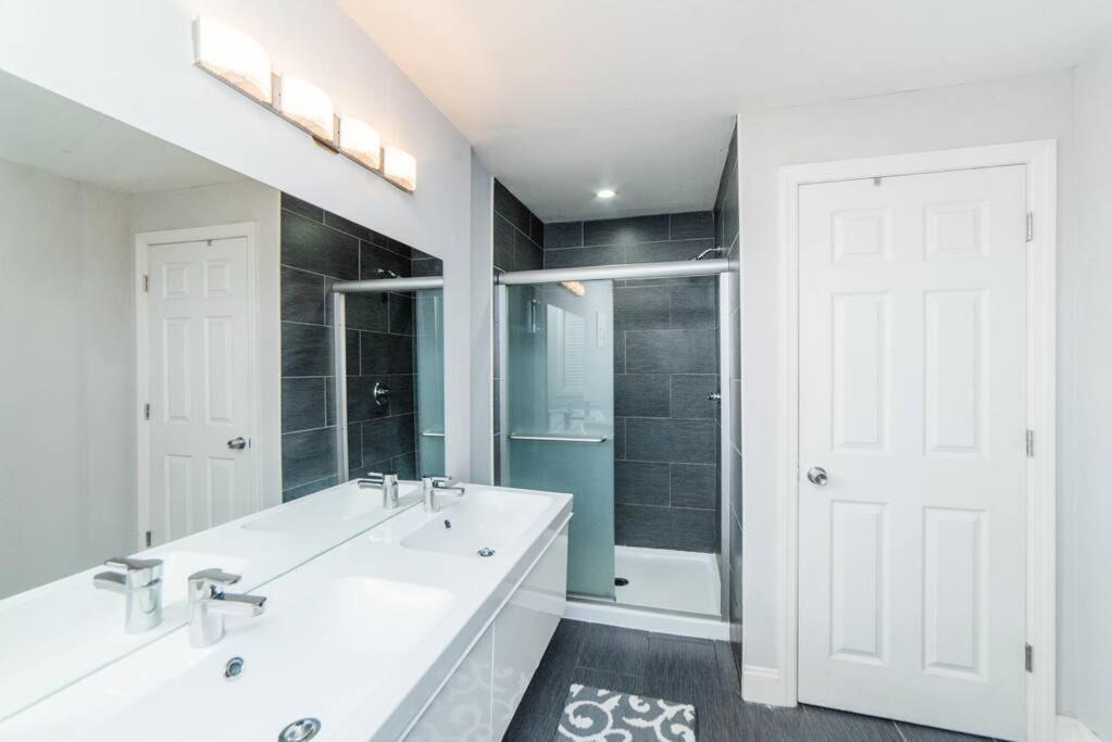 Photo of Bathroom in Allegheny-West