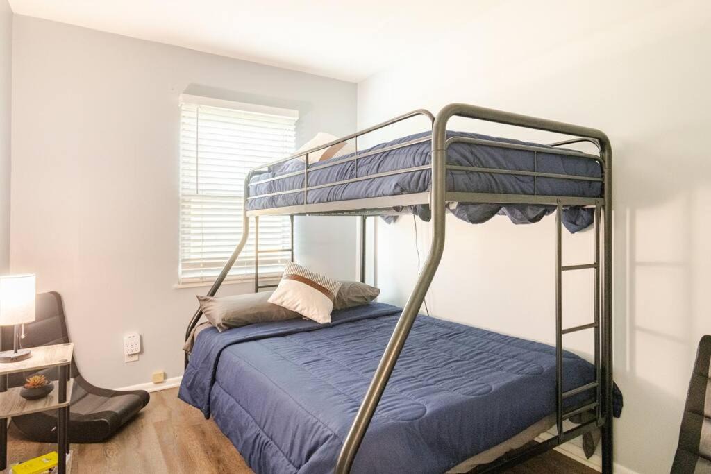 Photo of Bedroom in Royal Manor