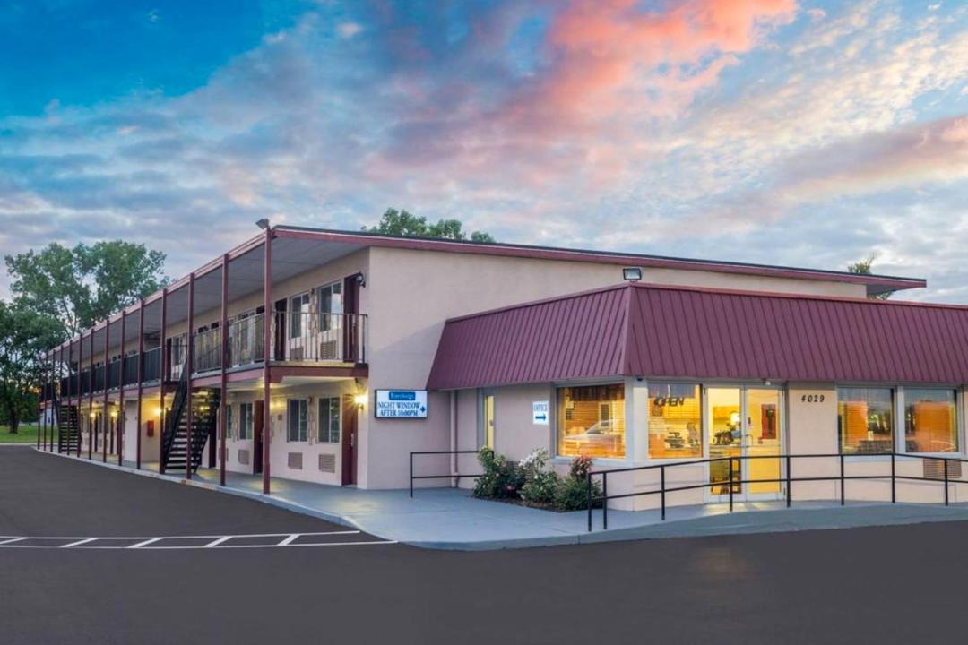 Photo of Buildings in Grove City