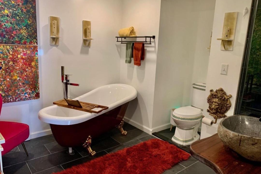 Photo of Bathroom in Highmount