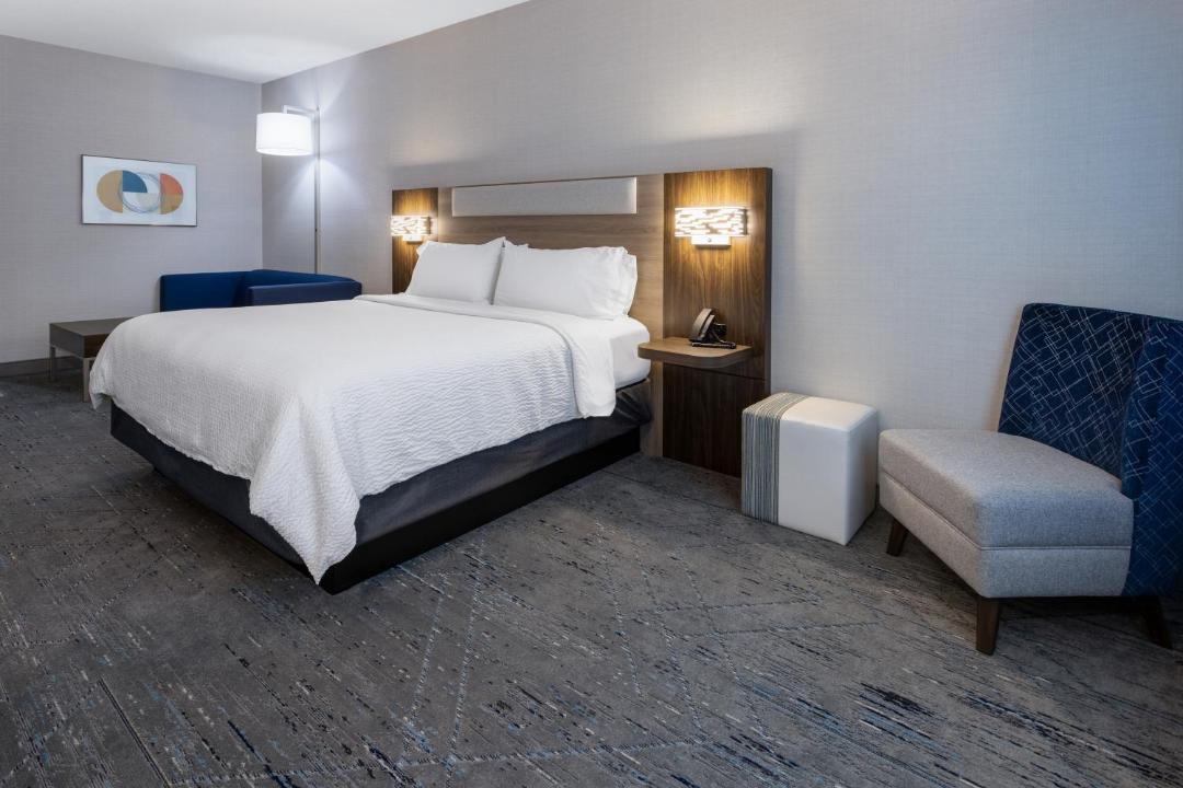 Photo of Bedroom in Monaca