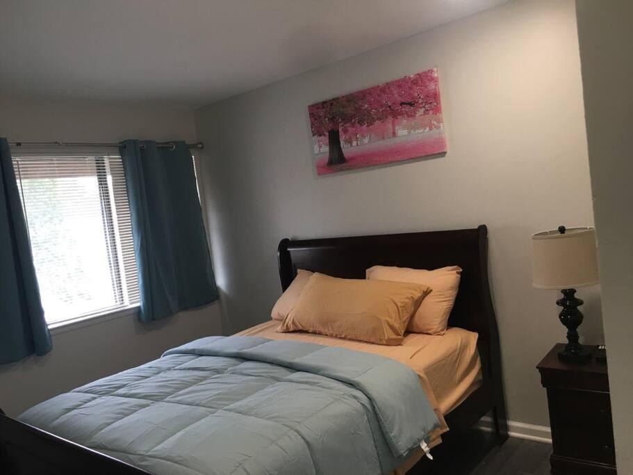 Photo of Bedroom in Greenbelt