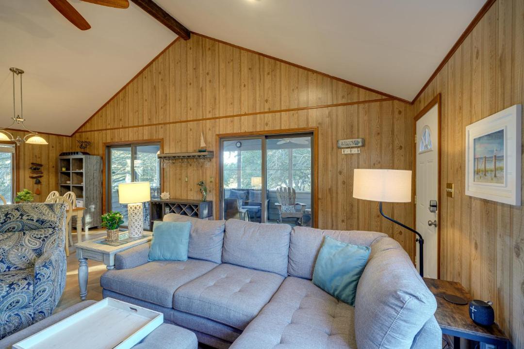 Photo of Livingroom in Southern Shores
