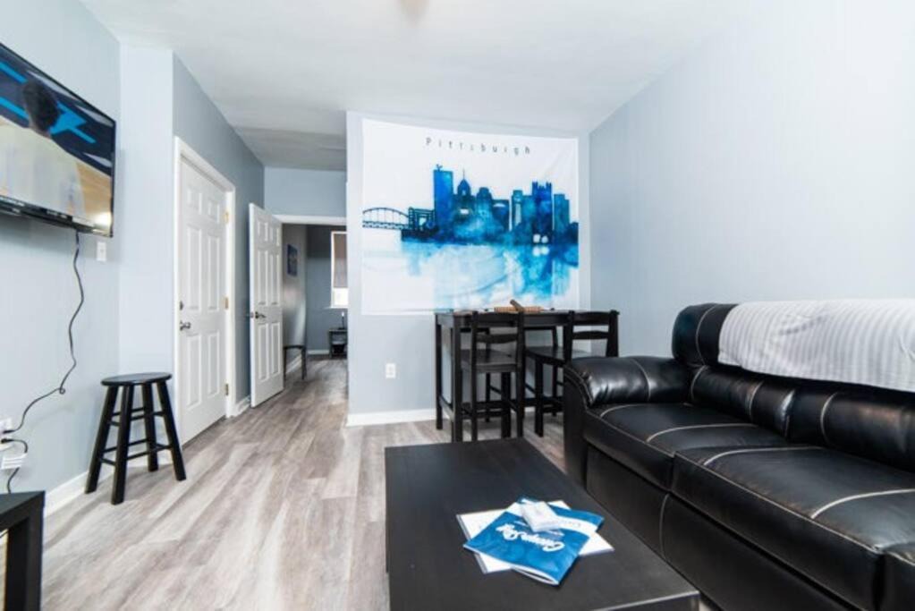 Photo of Livingroom in Central Northside