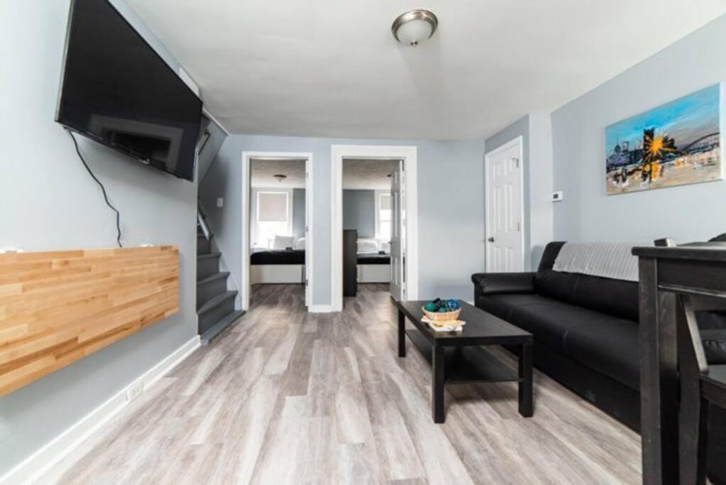 Photo of Livingroom in Central Northside