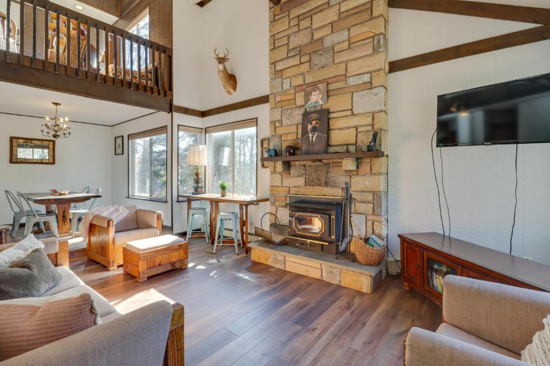 Photo of Livingroom in Long Pond