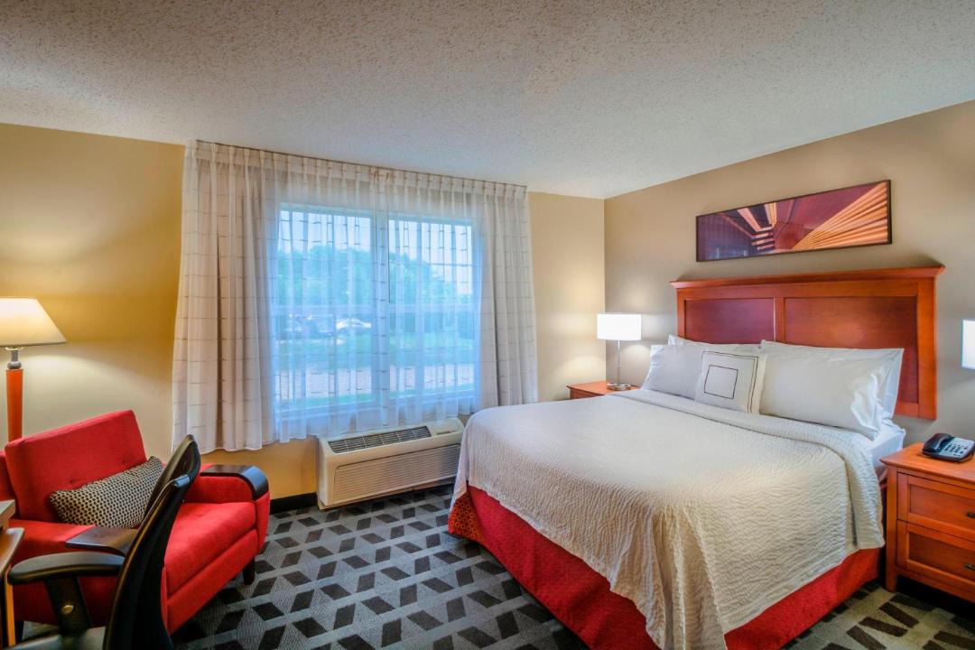 Photo of Bedroom in Linthicum Heights