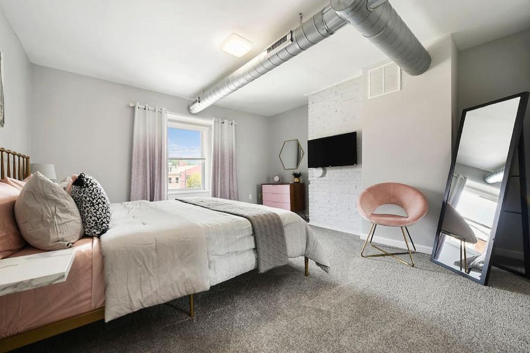 Photo of Bedroom in East Allegheny