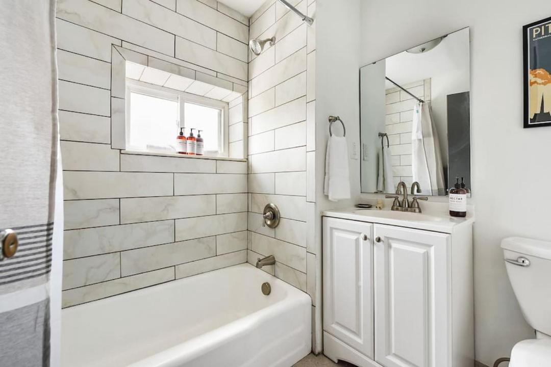 Photo of Bathroom in Lower Lawrenceville