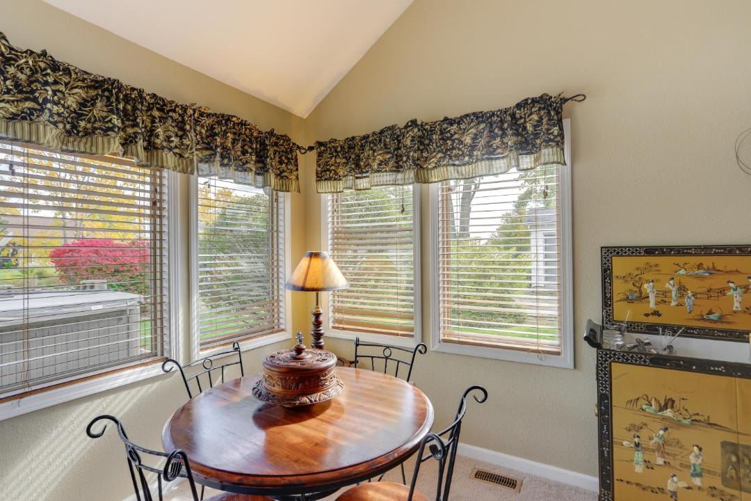 Photo of Livingroom in Port Clinton
