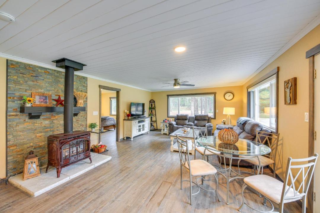 Photo of Livingroom in Priest River