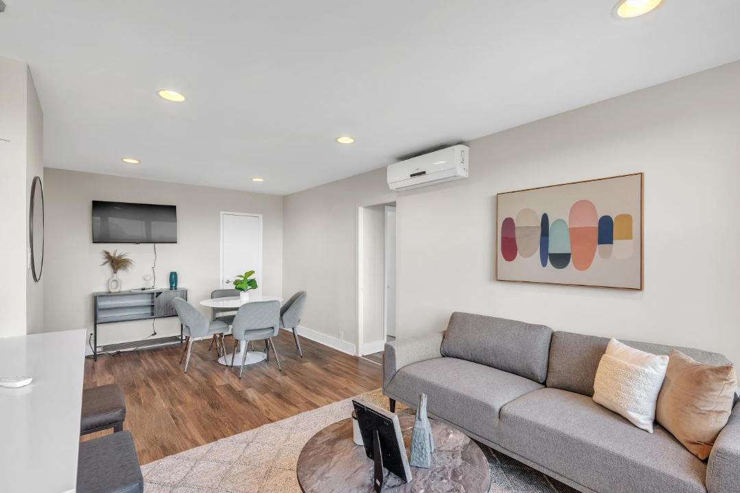 Photo of Livingroom in East Falls