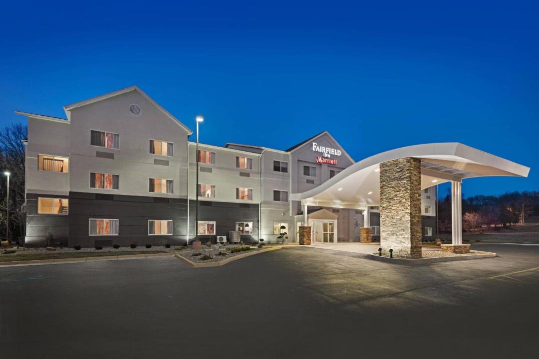 Photo of Buildings in Warren