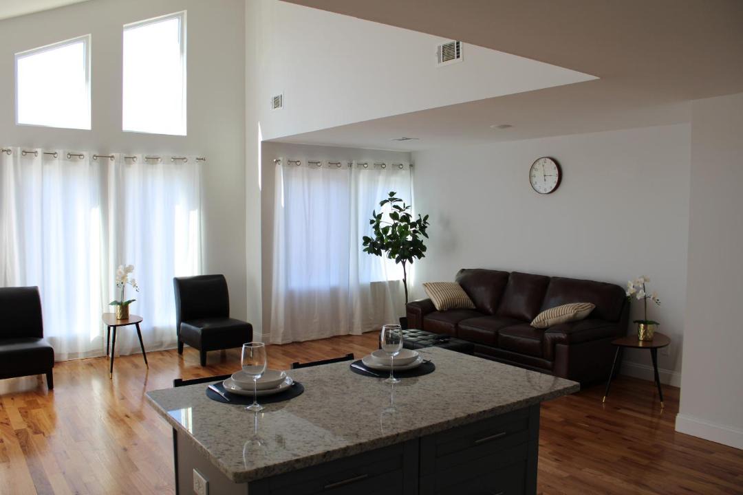 Photo of Livingroom in Newark