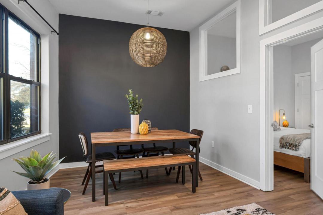 Photo of Livingroom in Hillsboro Village