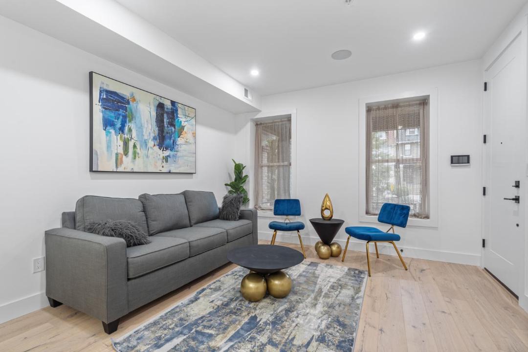 Photo of Livingroom in Petworth