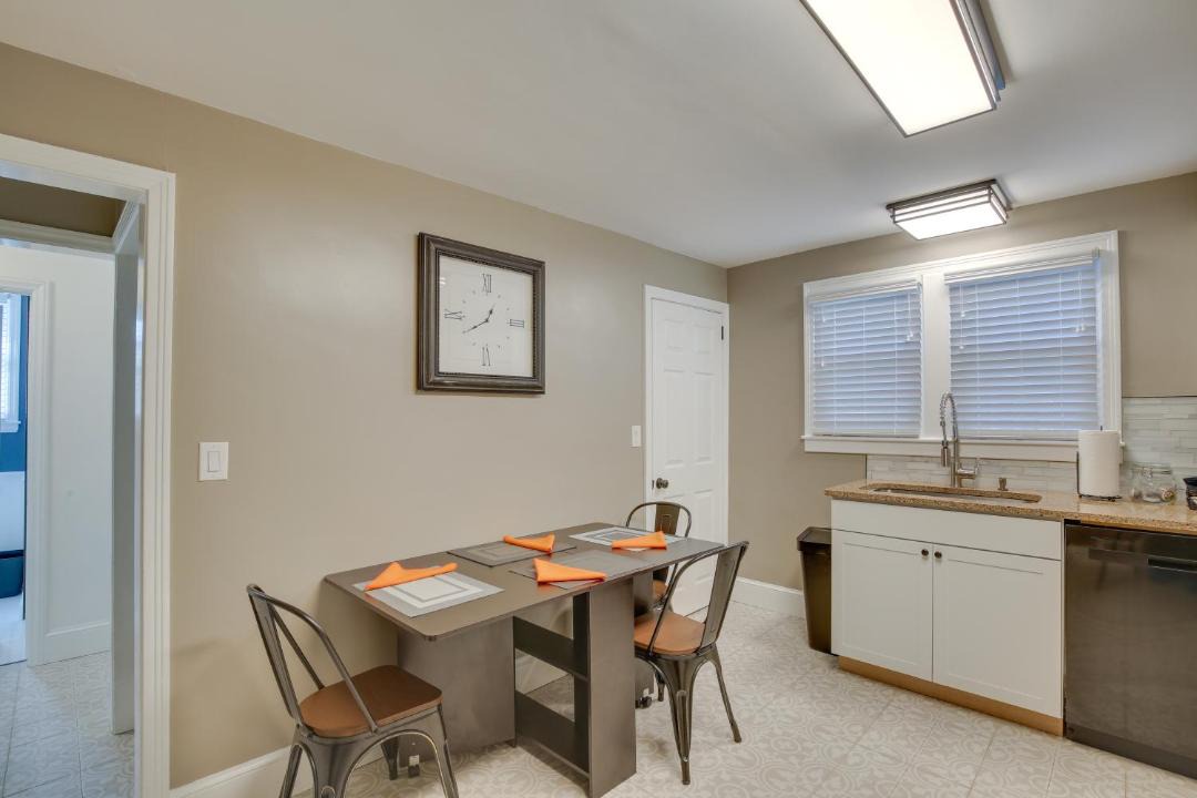 Photo of Livingroom in Lincoln Park