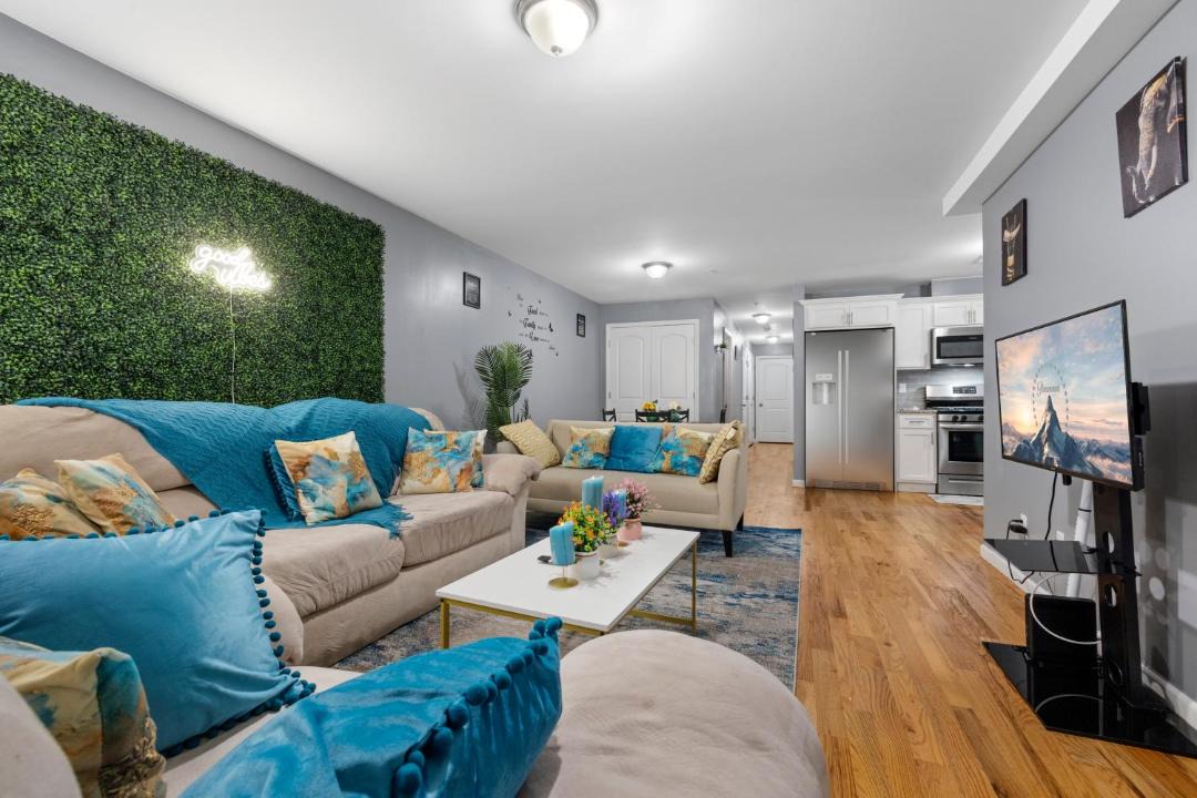 Photo of Livingroom in Newark