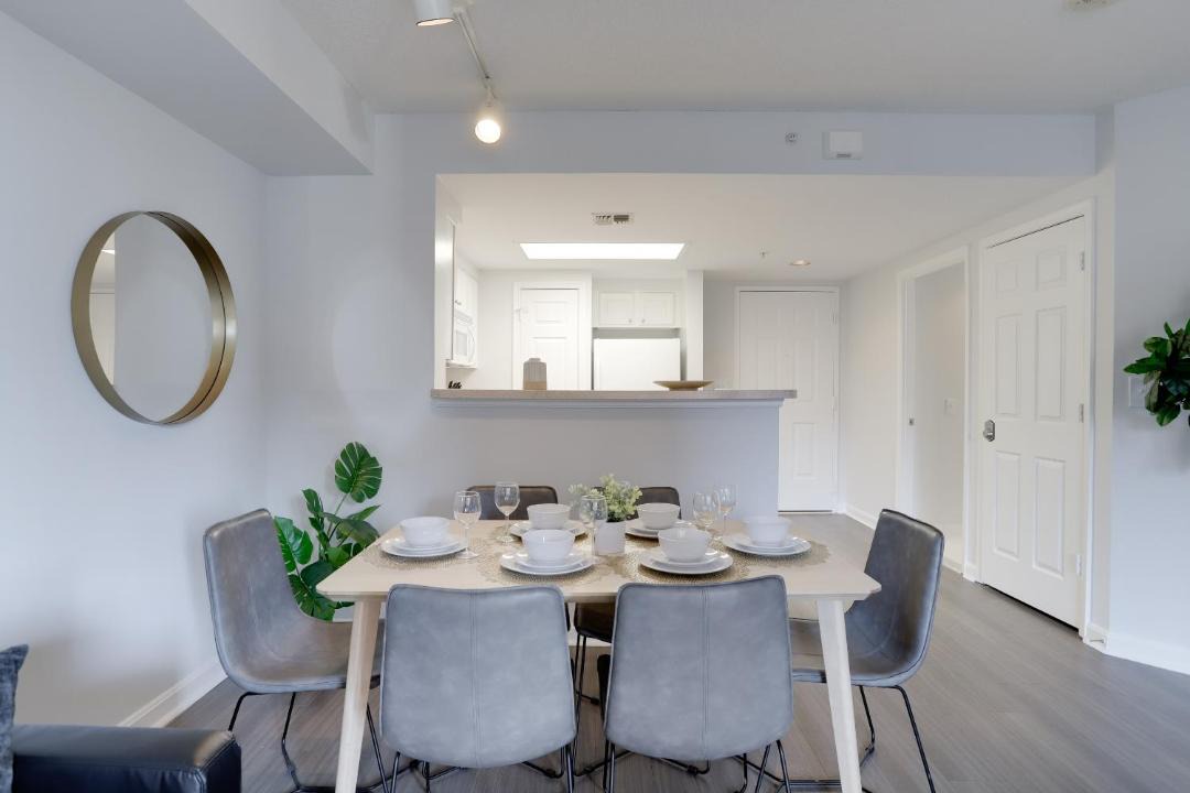Photo of Livingroom in Crystal City