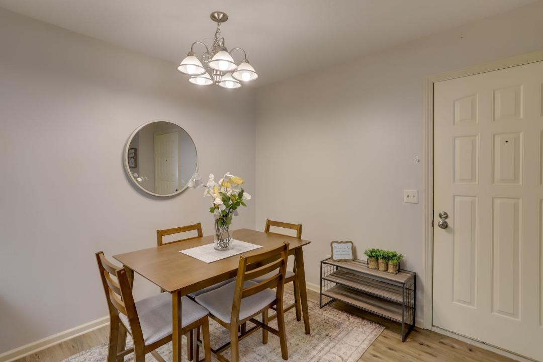 Photo of Livingroom in Reynolds Corners