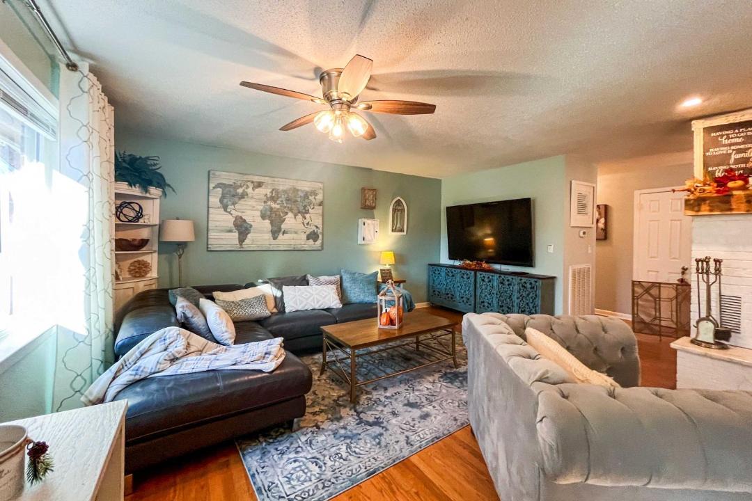Photo of Livingroom in Chickamauga
