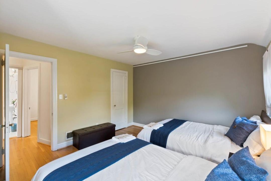 Photo of Bedroom in Del Ray