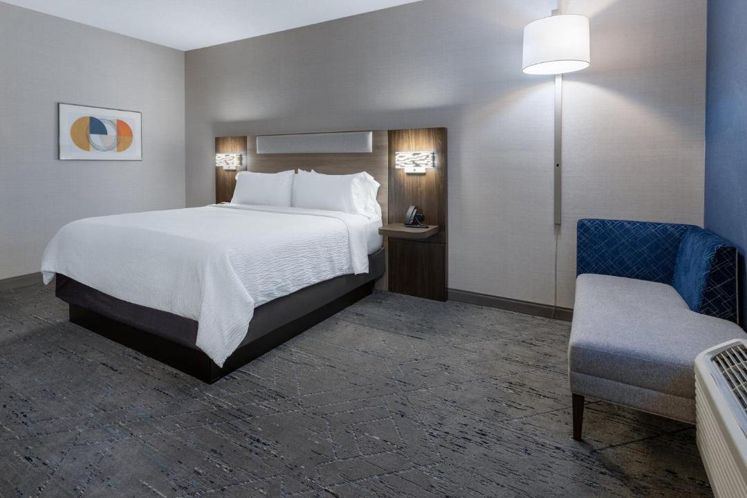 Photo of Bedroom in Monaca