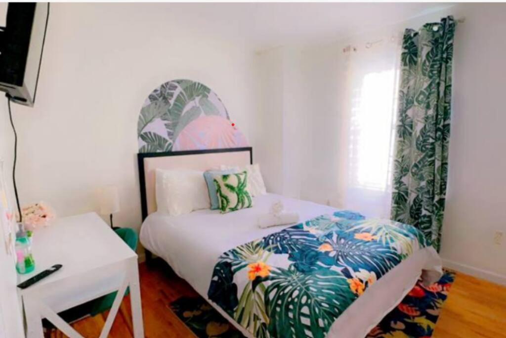 Photo of Bedroom in Weequahic