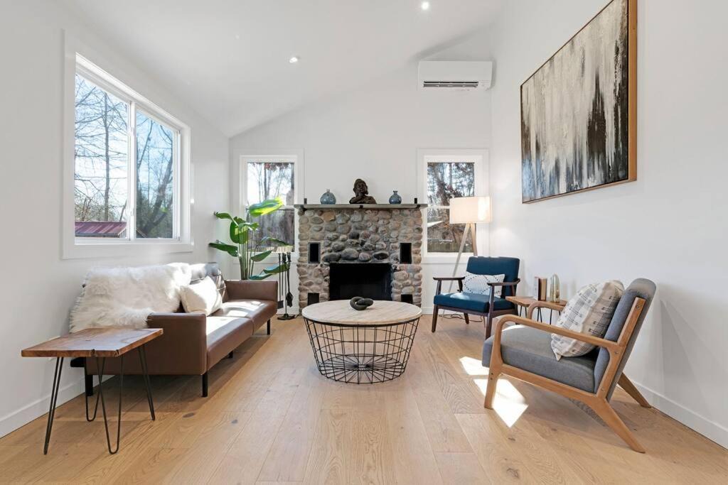 Photo of Livingroom in New Paltz