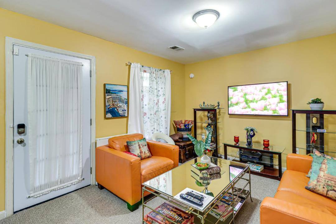 Photo of Livingroom in Centreville