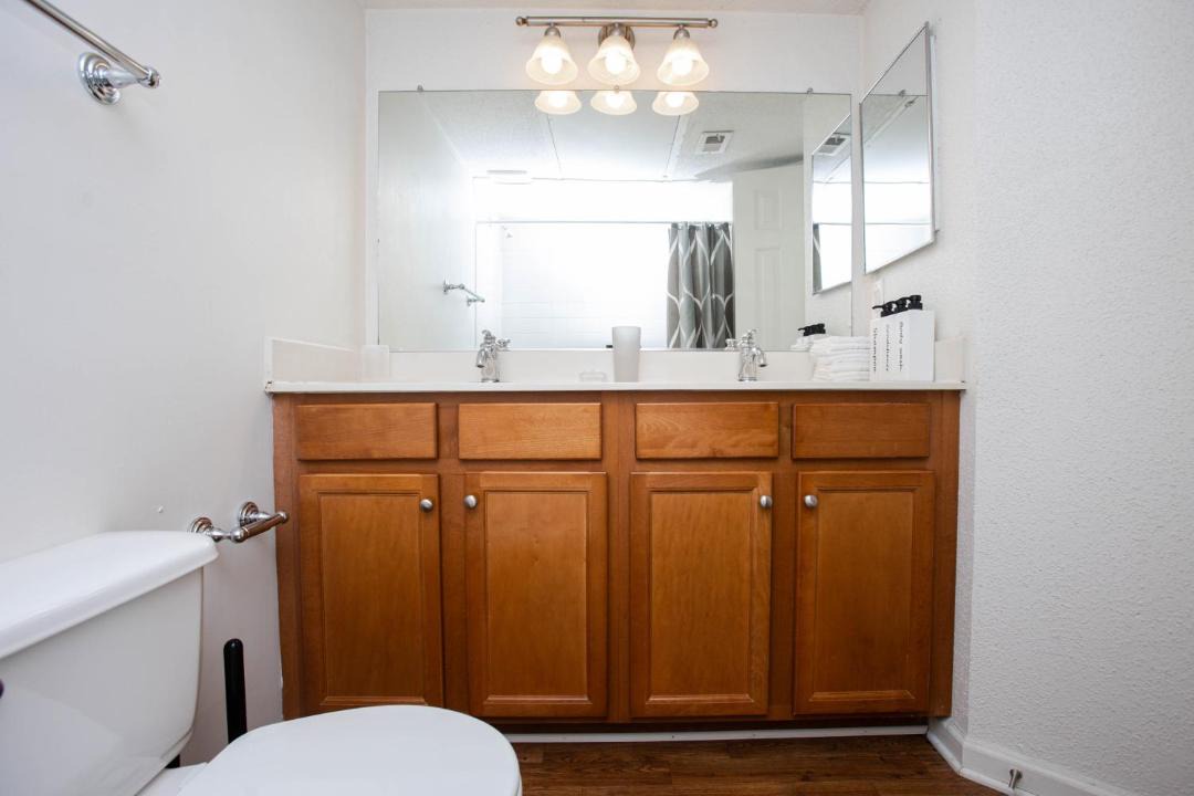 Photo of Bathroom in Coliseum Central