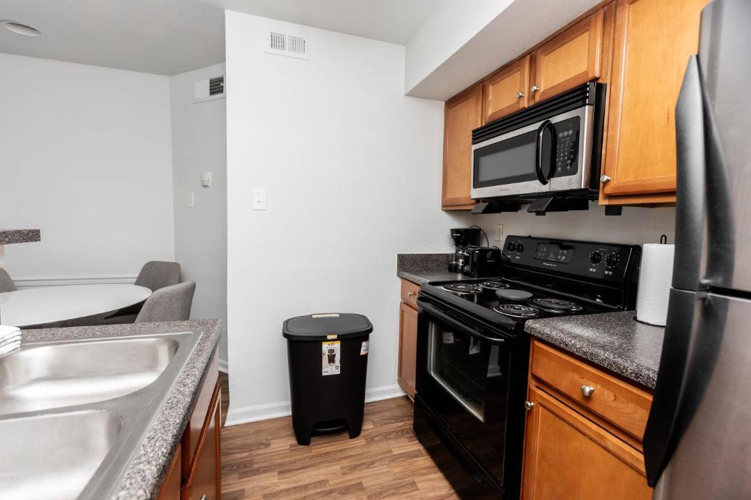 Photo of Kitchen in Coliseum Central