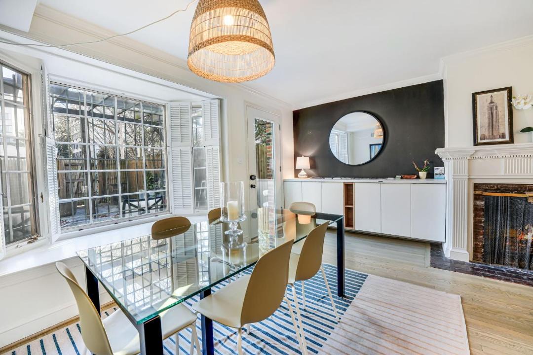Photo of Livingroom in Foggy Bottom