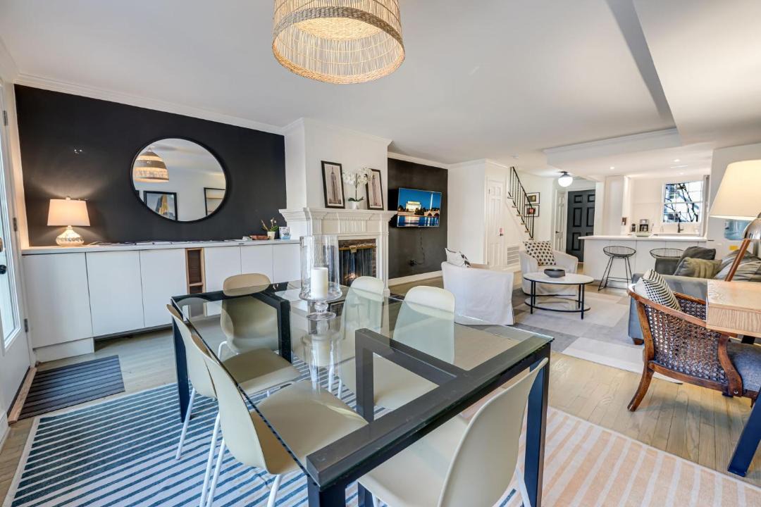 Photo of Livingroom in Foggy Bottom