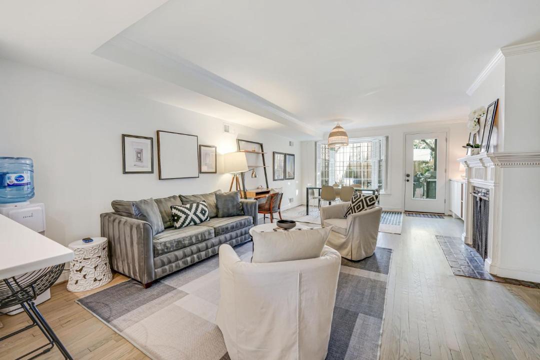 Photo of Livingroom in Foggy Bottom