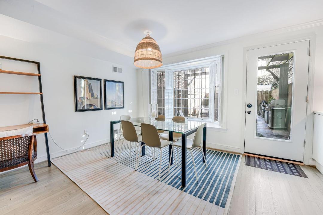 Photo of Livingroom in Foggy Bottom