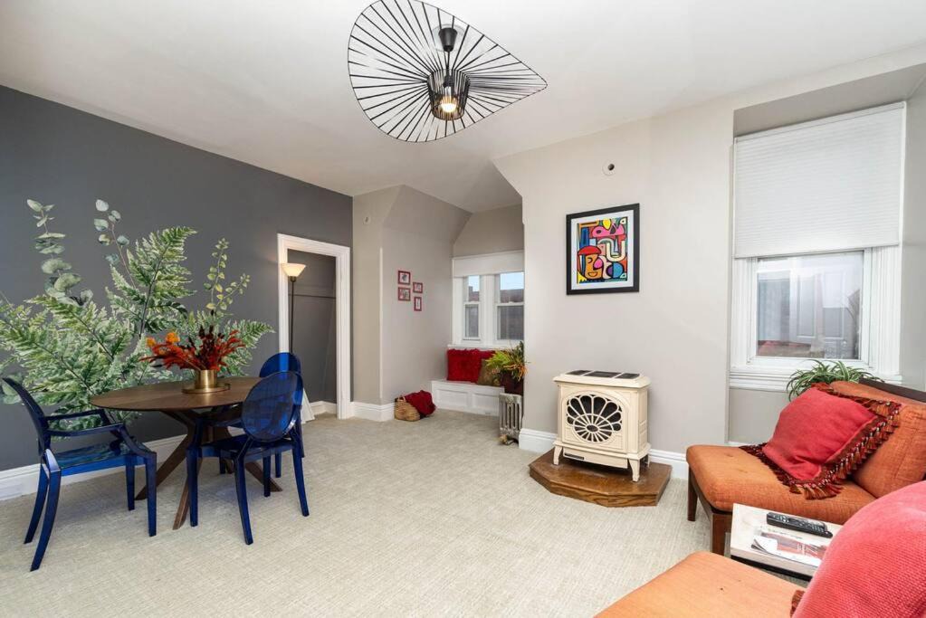 Photo of Livingroom in Downtown Harrisburg
